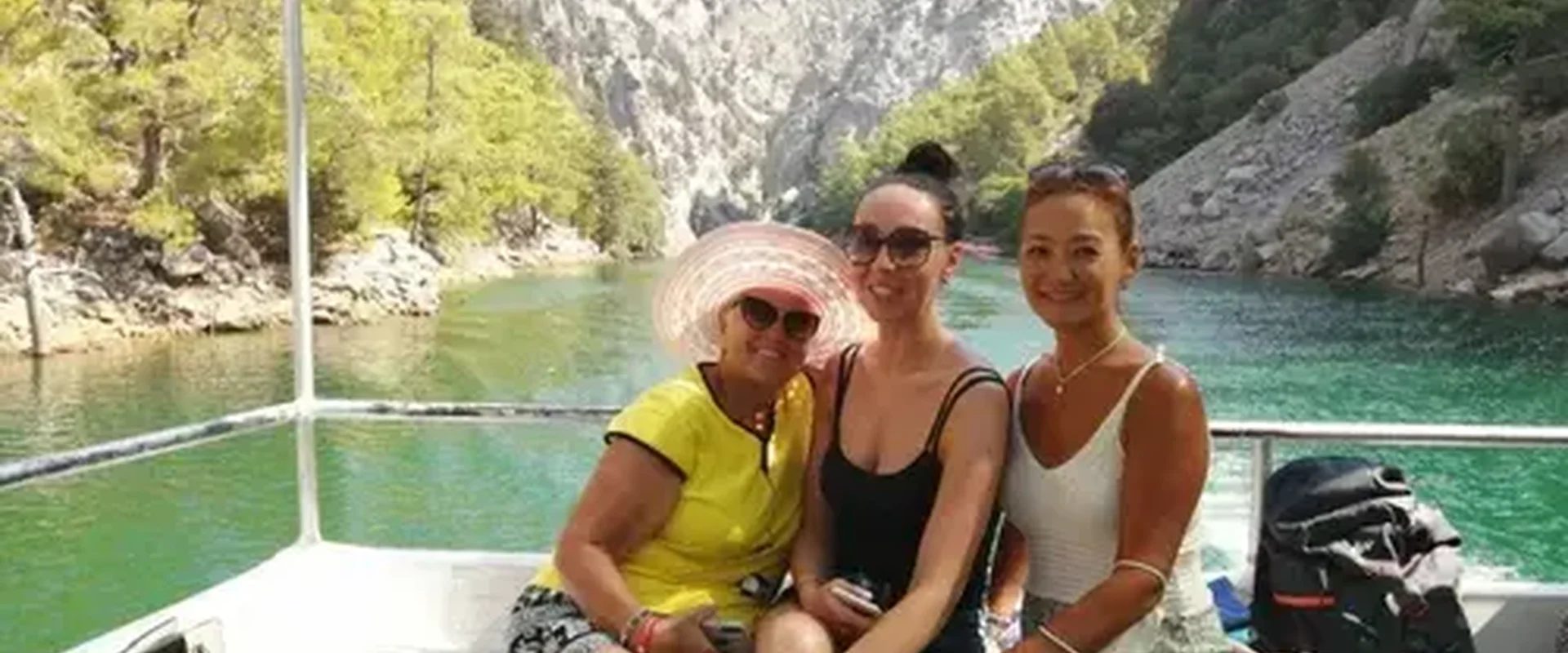 Side'den Yeşil Kanyon tekne turu: hangi firmadan rezervasyon yapmalısınız?