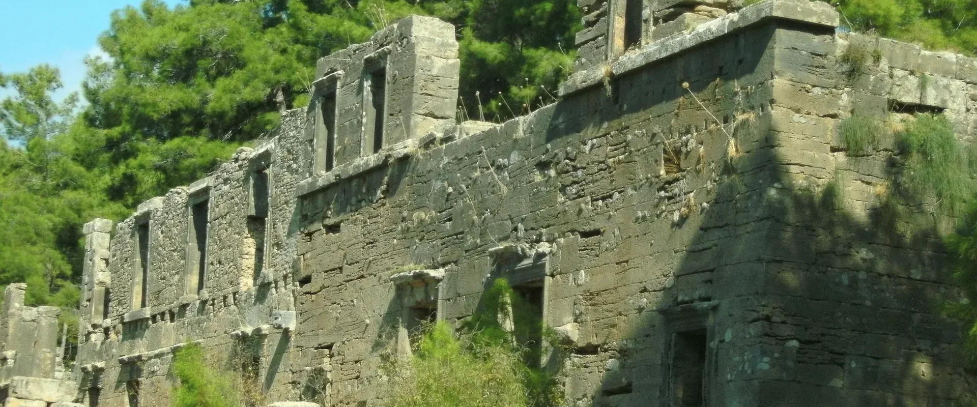 Seleukeia (Lyrbe): the empty Roman city in the pine forest above Manavgat