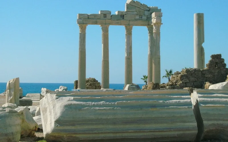 Temple of Apollo, Side: free to visit, and when to go for the photo
