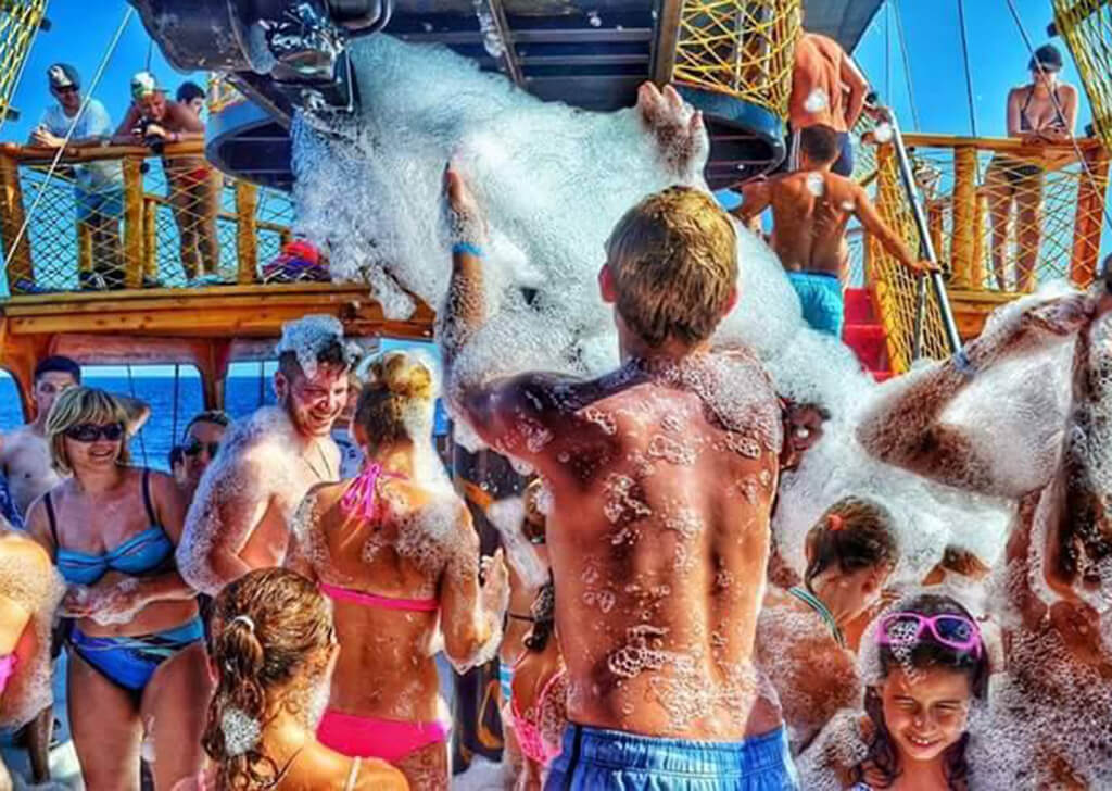dolphin boat trip in side manavgat