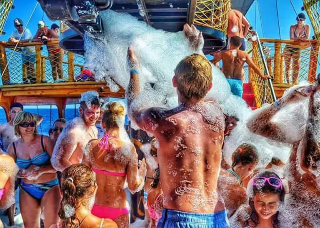 dolphin boat trip in side manavgat
