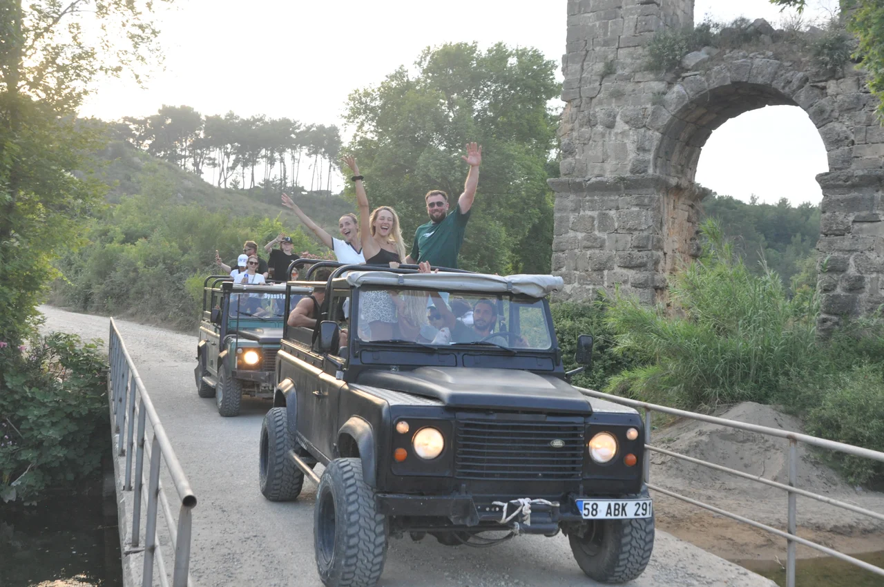side sunset jeep safari tour
